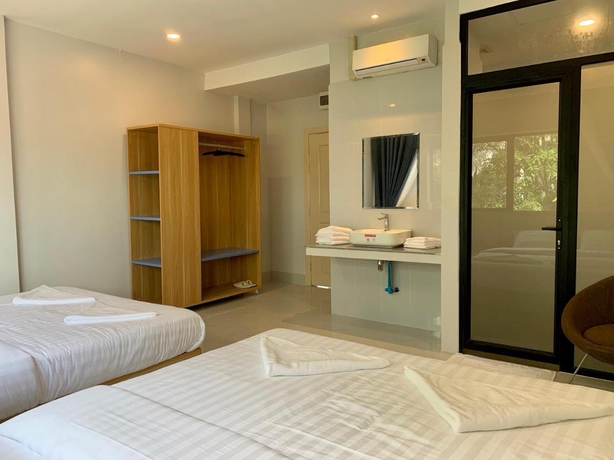 Nico'S Hotel And Skybar Siem Reap Esterno foto