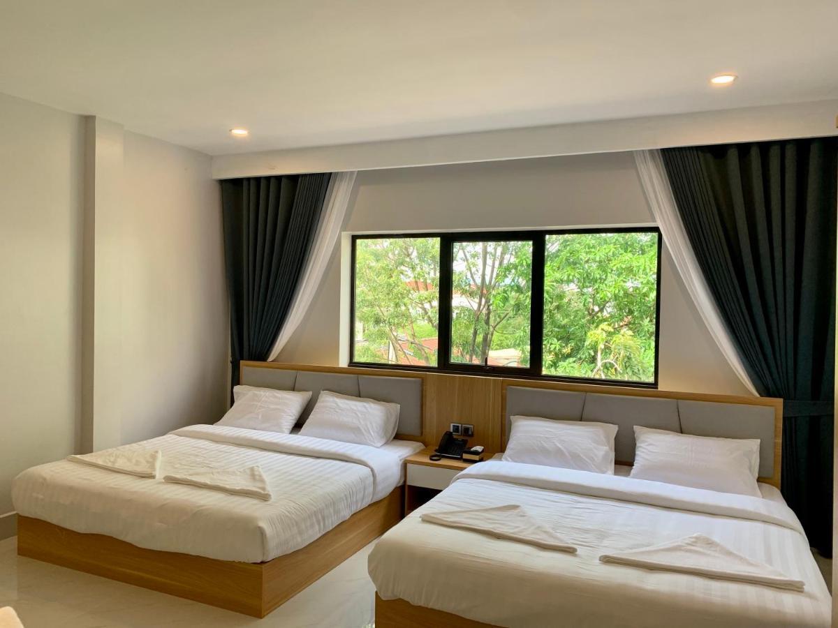 Nico'S Hotel And Skybar Siem Reap Esterno foto