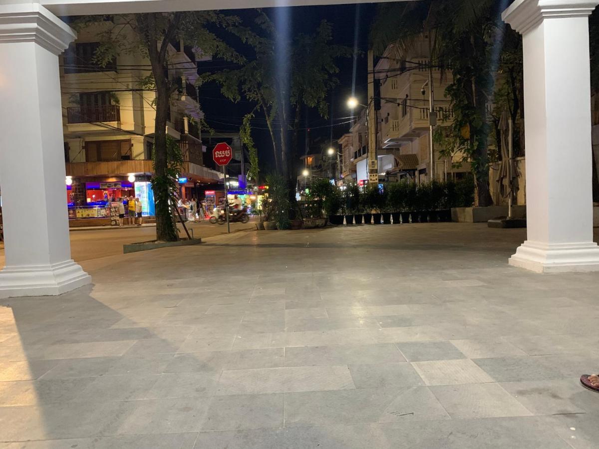 Nico'S Hotel And Skybar Siem Reap Esterno foto
