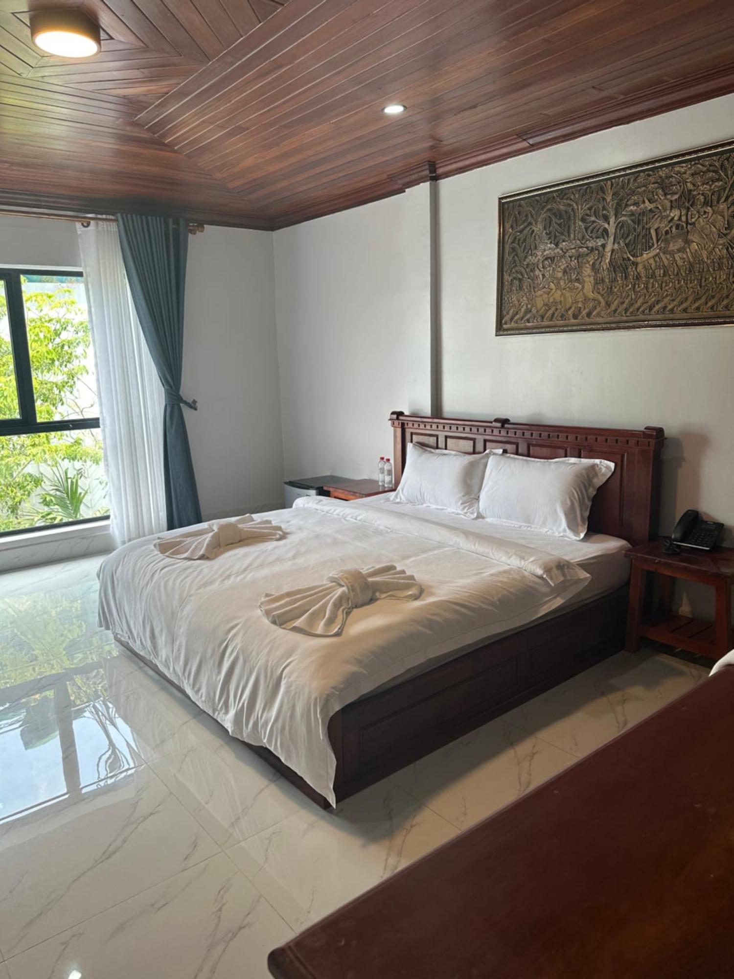 Nico'S Hotel And Skybar Siem Reap Esterno foto