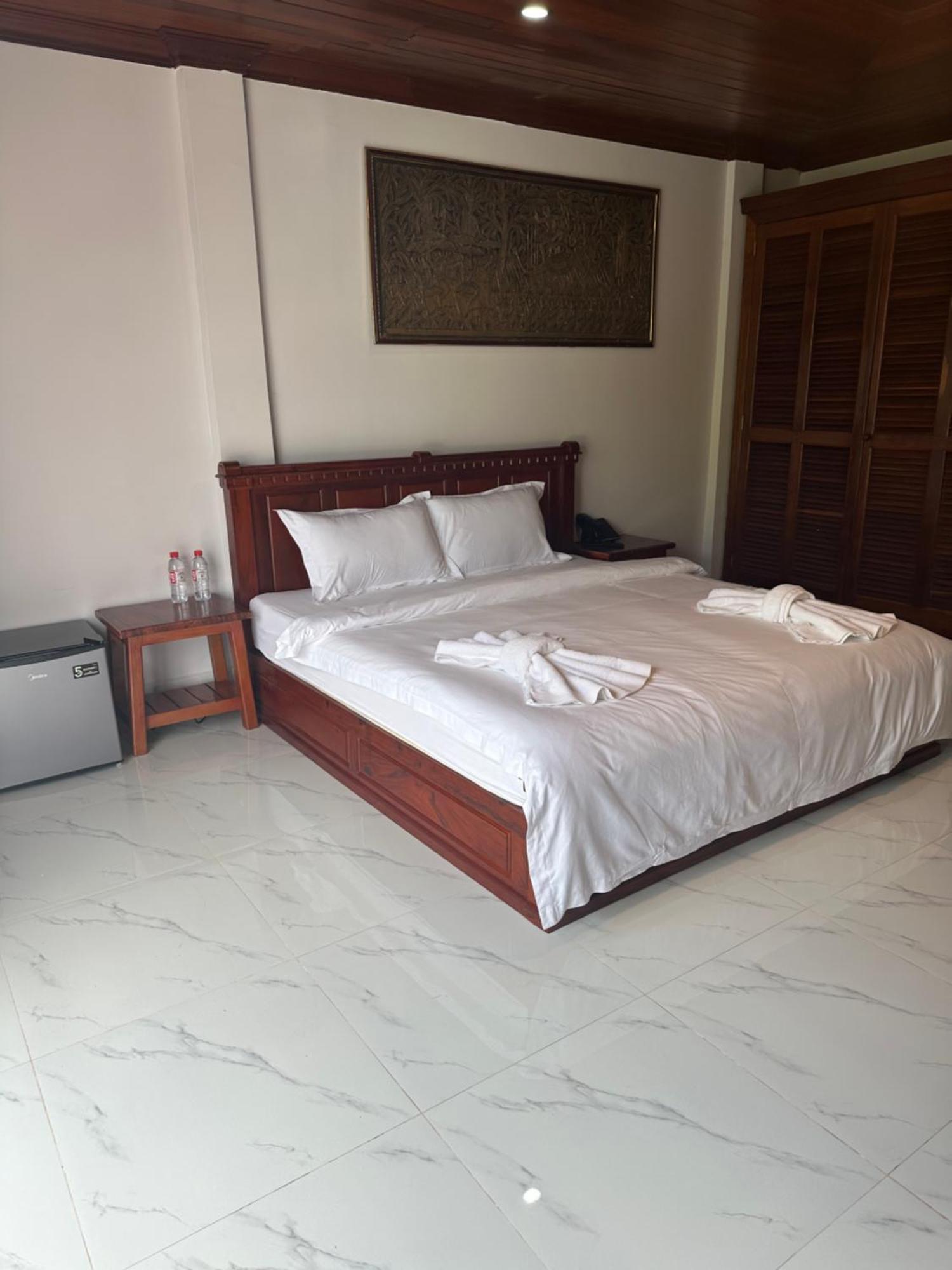 Nico'S Hotel And Skybar Siem Reap Esterno foto