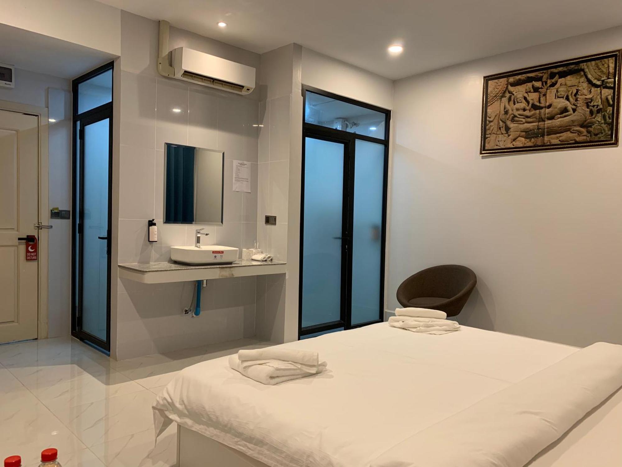 Nico'S Hotel And Skybar Siem Reap Esterno foto