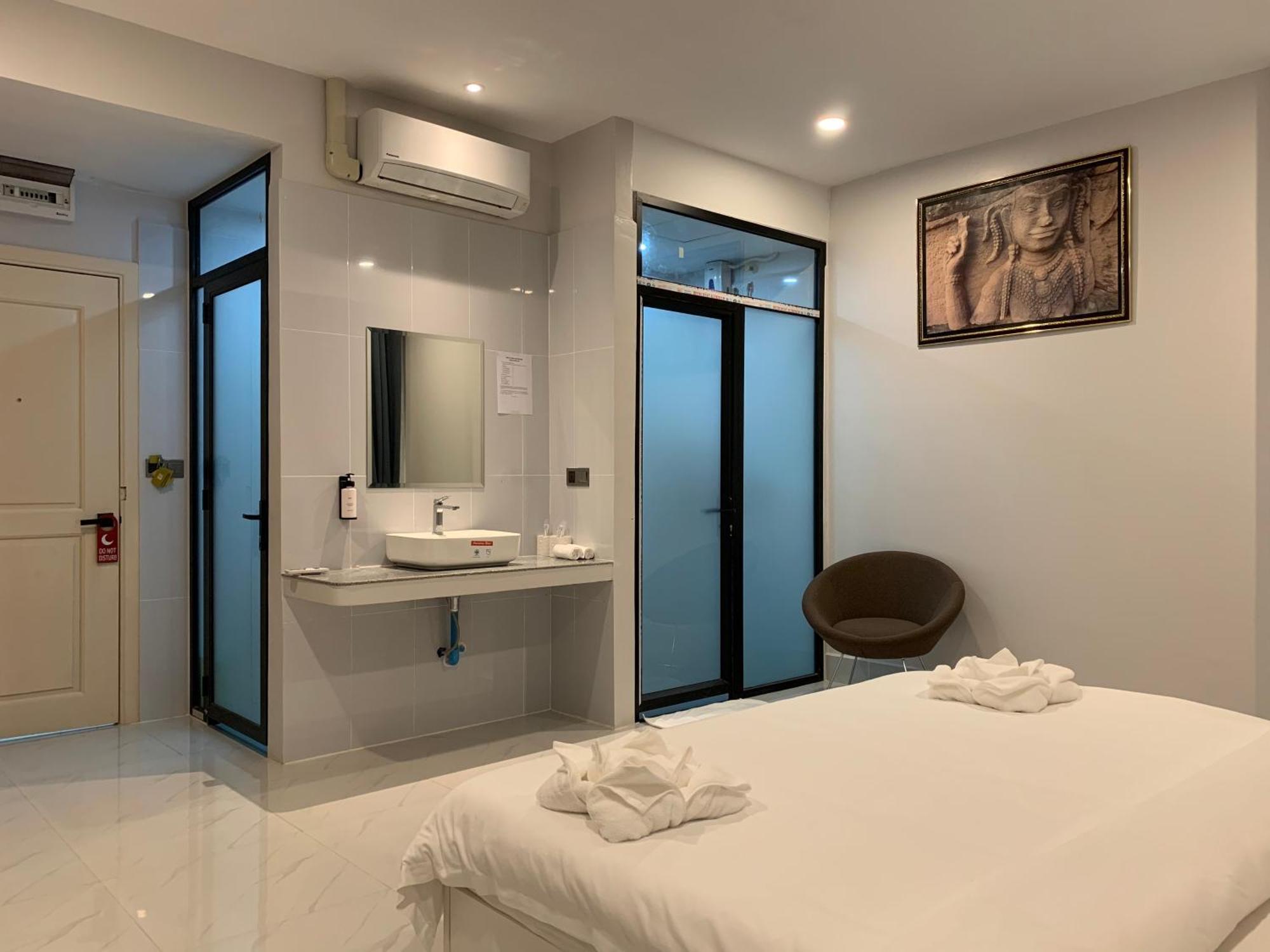 Nico'S Hotel And Skybar Siem Reap Esterno foto
