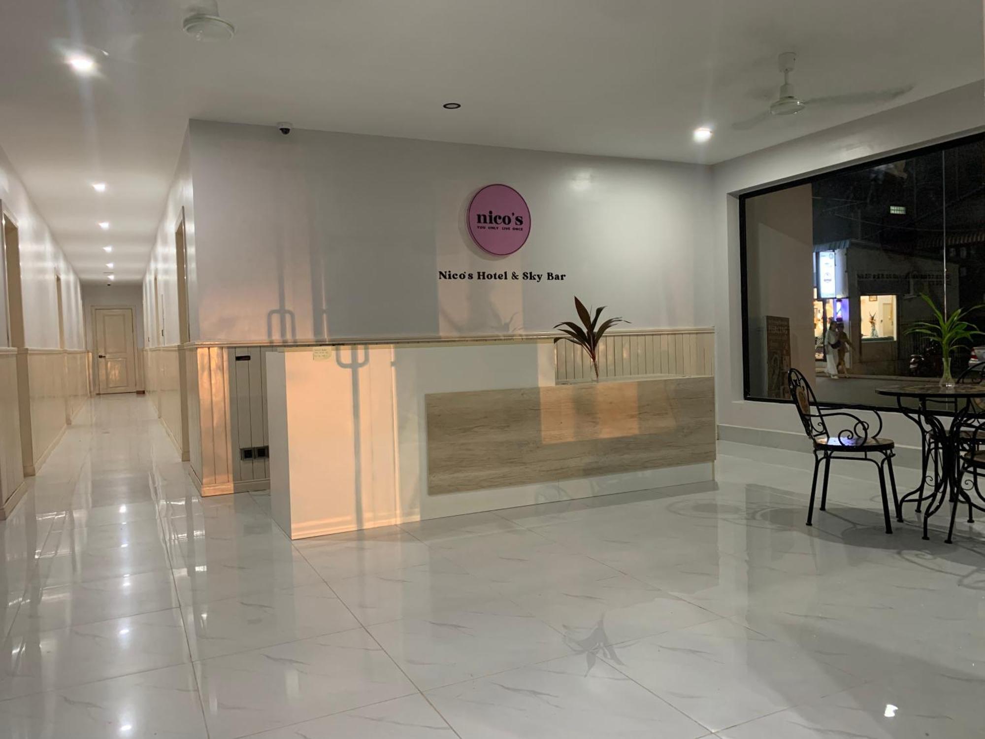 Nico'S Hotel And Skybar Siem Reap Esterno foto