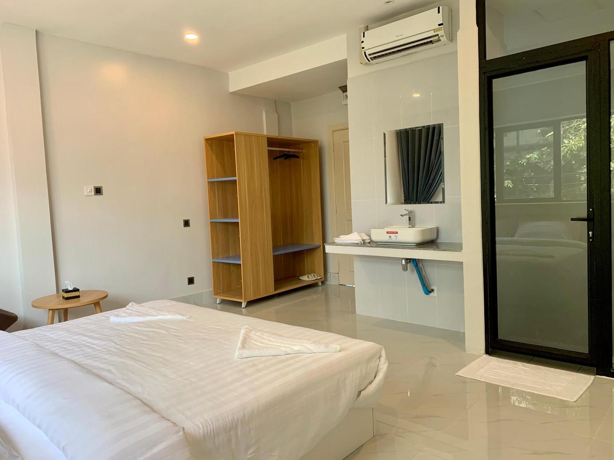 Nico'S Hotel And Skybar Siem Reap Esterno foto